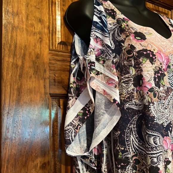 Cold Shoulder Short Sleeve Tunic - Picture 4 of 8